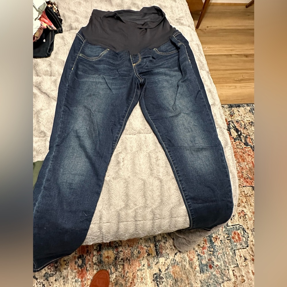 A Glow Maternity Jegging
